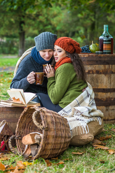 Happy romantic couple at fall - Valokuva, kuva