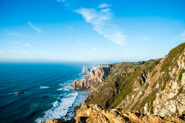 Cabo da Roca (Cape Roca), Portekiz, anakara Avrupa'nın en batıdaki nokta görünümünü. - Fotoğraf, Görsel