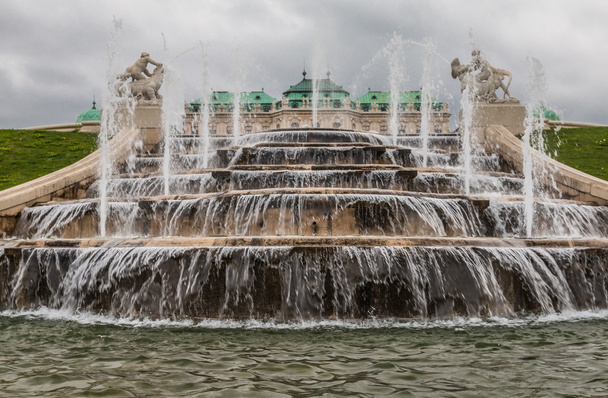 Fountain in Belvedere Palace in Vienna - Foto, afbeelding