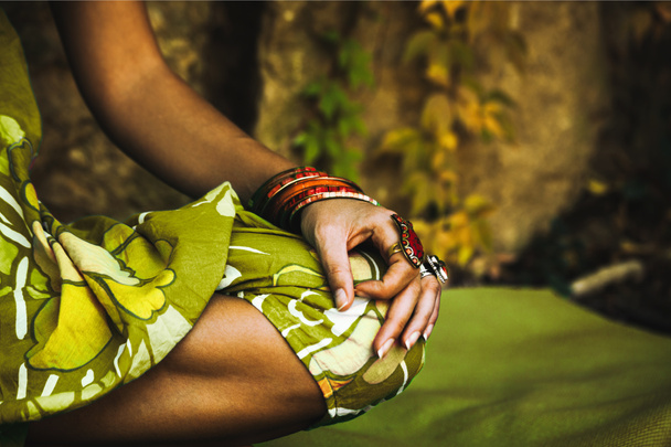 meditaatioasennossa oleva nainen lähikuva
 - Valokuva, kuva