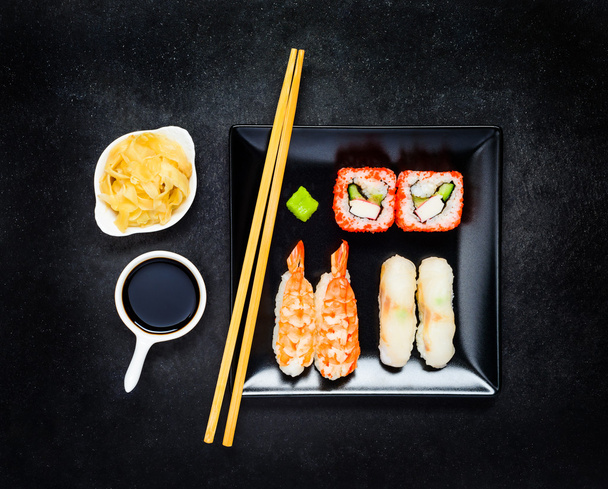 Sushi with Nigiri and Soy Sauce with Ginger - Zdjęcie, obraz