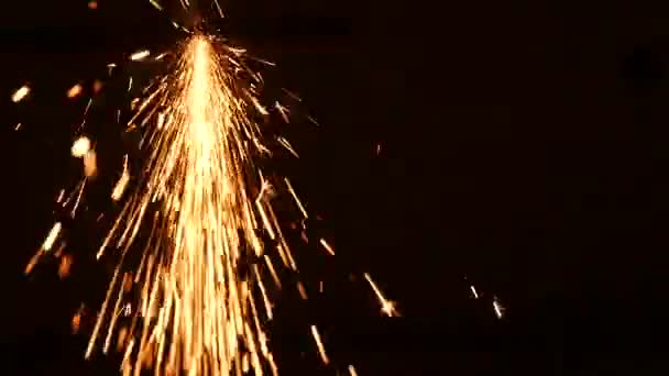 Sparks frituren tijdens metalen slijpen - Video