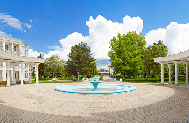 Panorama of the fountain on the square in the historical district of Tbilis - Fotografie, Obrázek