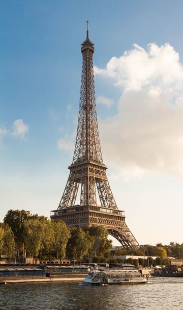 The Eiffel tower, Paris, France. - Photo, image