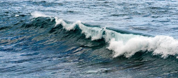 хвилі в океані
 - Фото, зображення