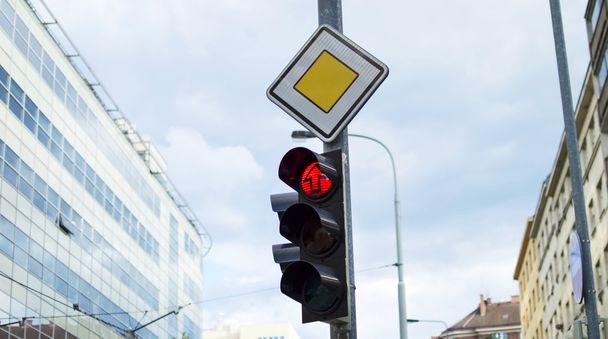 Traffic light activated red light  - Fotoğraf, Görsel