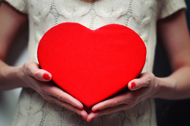 srdce ruku valentine dárek box - Fotografie, Obrázek