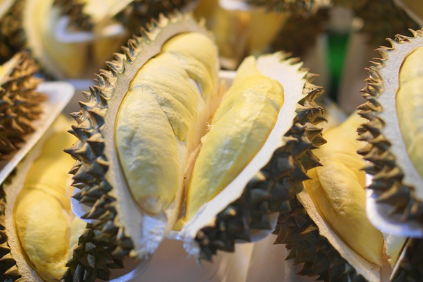durian foam plate at fruit stall - soft and select focus - 写真・画像