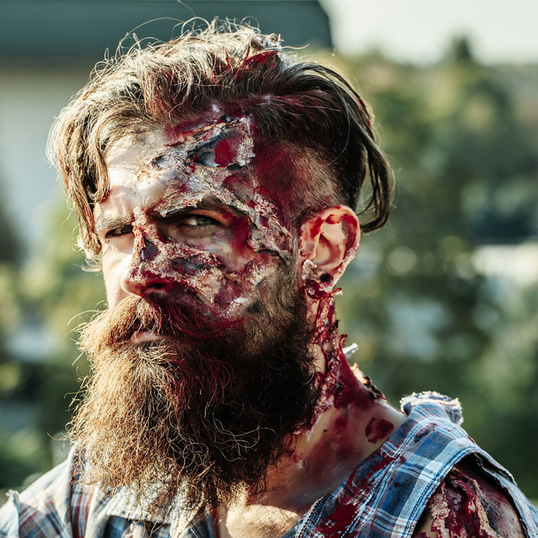 Bearded zombie man - Foto, afbeelding