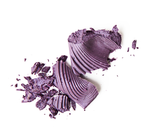 murskattu violetti luomiväri valkoisella pohjalla
 - Valokuva, kuva