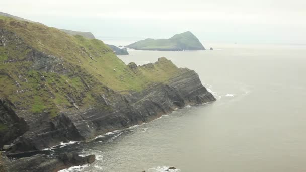 Impozantní útesy v Irsku - Záběry, video