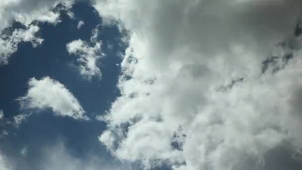Sininen taivas pilvet timelapse
 - Materiaali, video