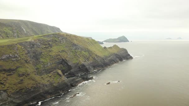 Impresionantes acantilados en Irlanda
 - Metraje, vídeo