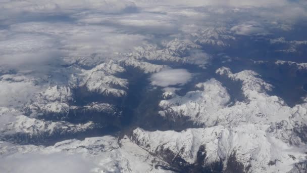 Luchtfoto van wolken en bergen  - Video