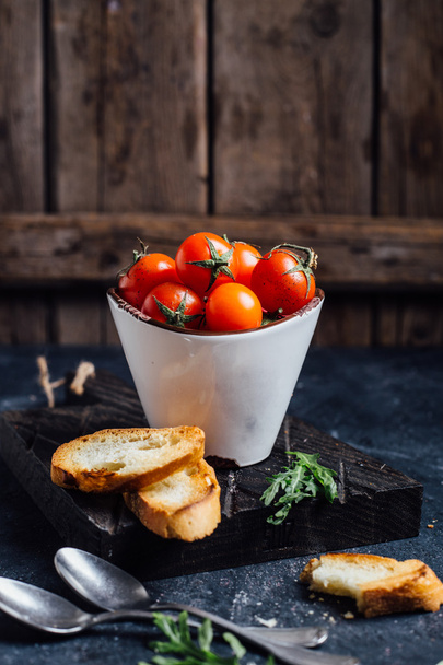 Fresh cherry tomatoes - Фото, зображення