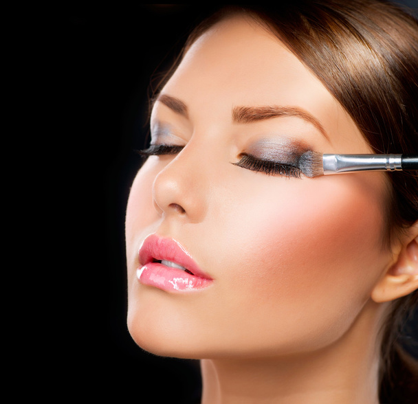 Make-up applying. Eye shadow brush - Foto, Imagem
