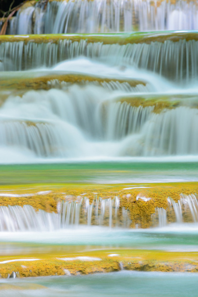 Schicht aus Wasserfall, natürliches Konzept. - Foto, Bild