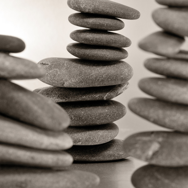 Pedras Zen equilibradas
 - Foto, Imagem