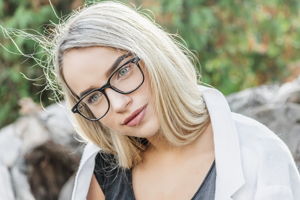 young woman in glasses - Fotografie, Obrázek