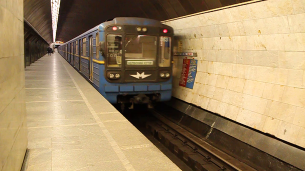 U-Bahn. Blauer Zug - Filmmaterial, Video