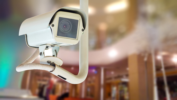Câmera CCTV de segurança no edifício instalado interior
 - Foto, Imagem