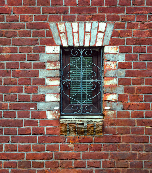 Window in brick wall - Φωτογραφία, εικόνα