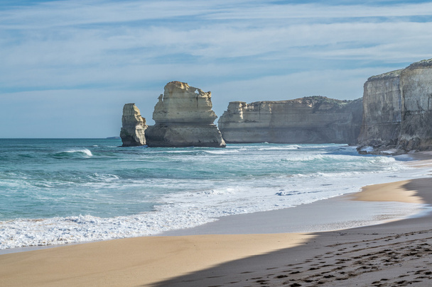 Beach down Gihons steps in the Great Ocean Road (Австралия)
) - Фото, изображение