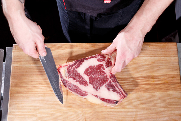 Marhahús száraz, öregedő, steak-egy nyílt tűzön - Fotó, kép
