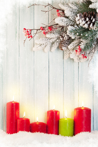 Різдвяний фон зі свічками та ялинкою
 - Фото, зображення