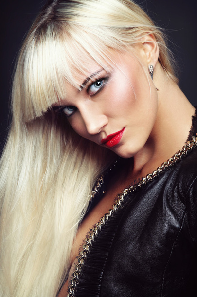 Stylish platinum blond woman - Photo, image