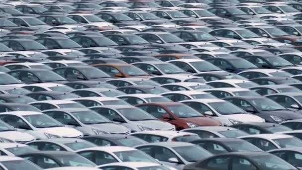 Χώρος στάθμευσης αποθήκευσης νέων απούλητων αυτοκινήτων - Πλάνα, βίντεο