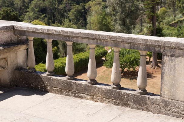 Valla de pilares de piedra vieja
 - Foto, Imagen