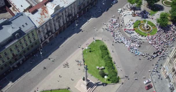 Repül át a terület Mickiewicz. Láthatjuk, hogy a central avenue-Lviv. Is sok más történelmi örökséget a szabadság sugárút. - Felvétel, videó
