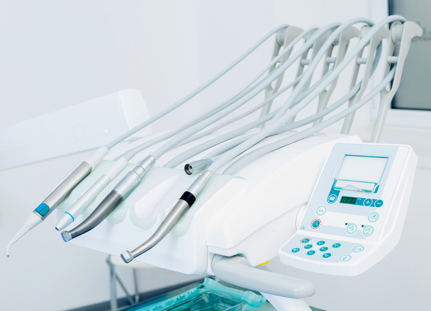 herramientas y tecnologías modernas en el consultorio dental
 - Foto, imagen