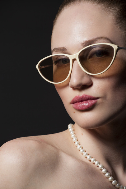 Portrait of Beautiful young woman in sunglasses  - Foto, Imagem