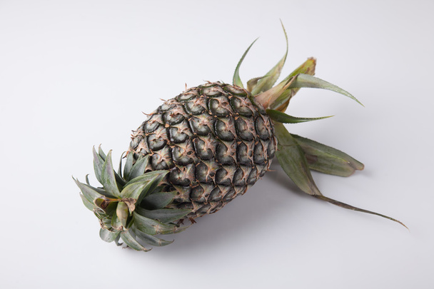 Green pineapple fruit - Foto, Bild