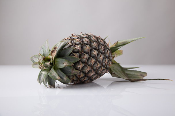 Green pineapple fruit - Foto, immagini