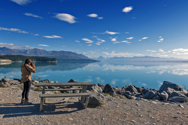 Lake Pukaki fed by the Tasman River, which has its source in the Tasman and Hooker Glaciers, close to Aoraki / Mount Cook in South Island of New Zealand - Foto, immagini