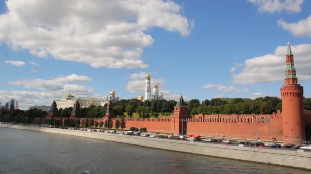 Cremlino di Mosca e argine del fiume Mosca in una giornata di sole
 - Filmati, video