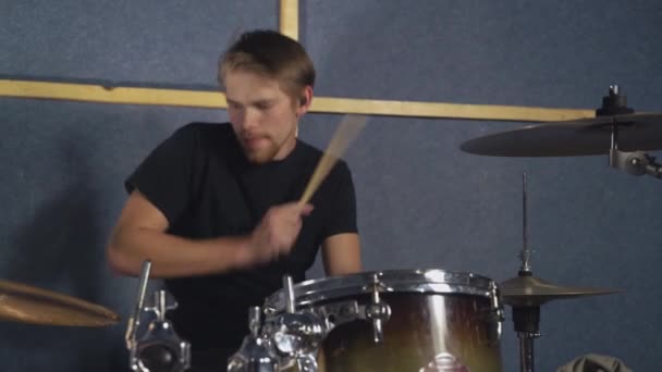 Man plays on the drums set. - Footage, Video