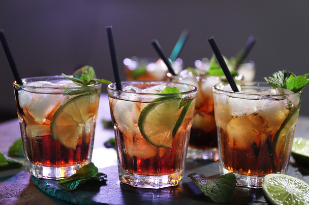 Glasses of cocktail with ice - Zdjęcie, obraz