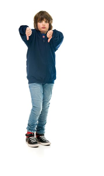 dospívající chlapec ukazuje palec dolů - Fotografie, Obrázek