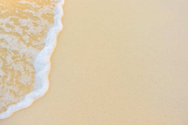 Hermosa isla tropical de Maldivas con playa de arena blanca y se
 - Foto, Imagen
