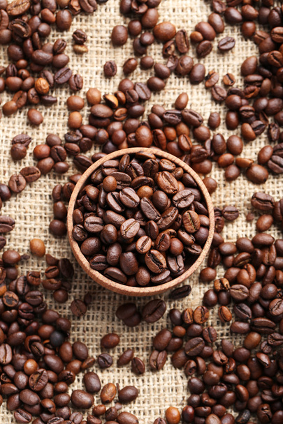 Brown roasted coffee beans - Foto, afbeelding