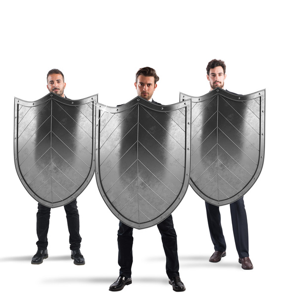 Бизнесмены со щитами. концепция защиты
  - Фото, изображение