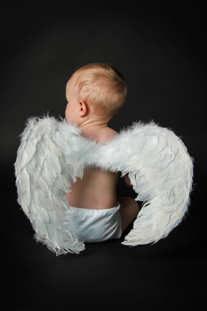 Маленький ангел с крыльями
 - Фото, изображение