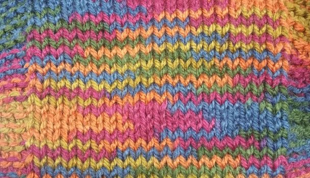 Sfondo lavorato a maglia in colori arcobaleno
 - Foto, immagini