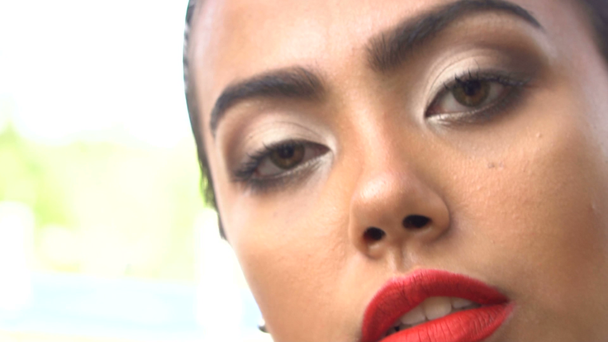 Krásná žena tvář portrét closeup - Záběry, video