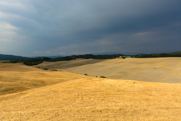 Τυπικό τοπίο στην Τοσκάνη, αγρόκτημα στους λόφους της Val d'Or - Φωτογραφία, εικόνα
