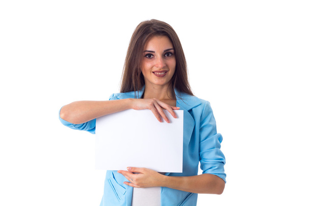 Женщина с белым листом бумаги
 - Фото, изображение
